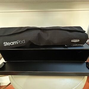 L'Oreal SteamPod in Elegant Black